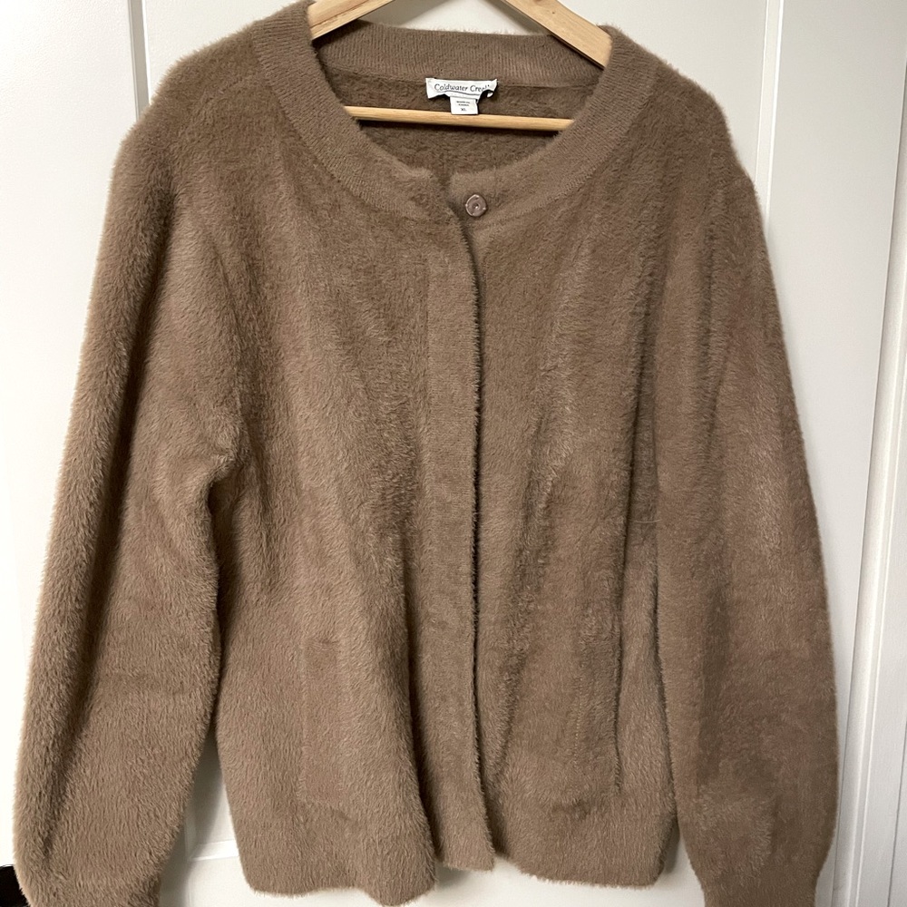Cozy soft snap buttonsweater jacket. Barely worn